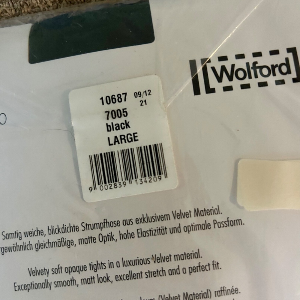 NEW WOLFORD Velvet De Luxe 50 Sheer Black Tights sz LARGE - Picture 3 of 3